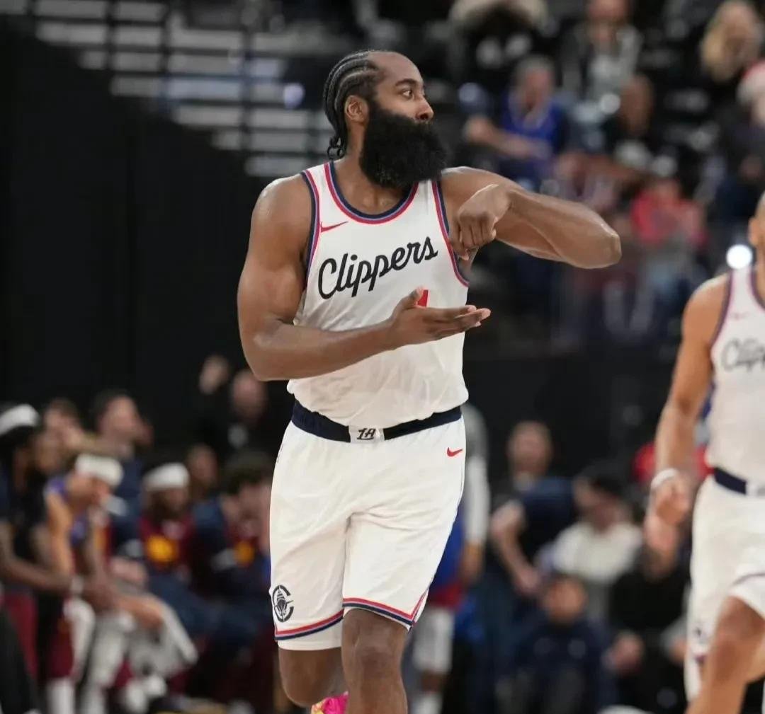 平博APP-巴特勒新星高光表现表现惊艳，快船未来可期！的简单介绍-平博APP